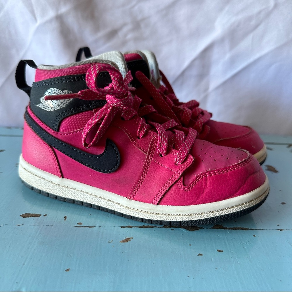 Nike Air Jordan 1 Girls Mid TD Vivid Pink Black 705324-609 White Size 10C